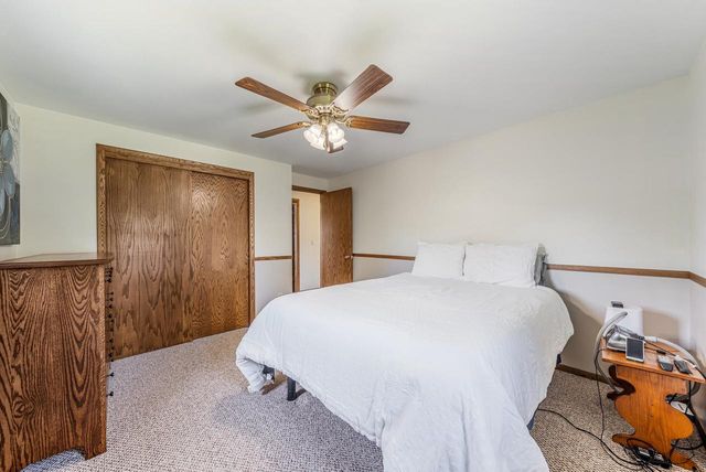 1290 WILD ROSE LANE, Neenah, WI 54956