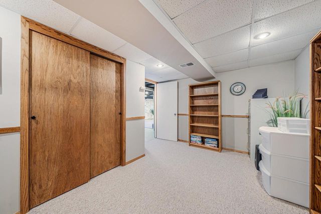 1290 WILD ROSE LANE, Neenah, WI 54956