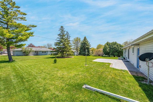 1290 WILD ROSE LANE, Neenah, WI 54956