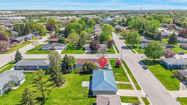 1290 WILD ROSE LANE, Neenah, WI 54956