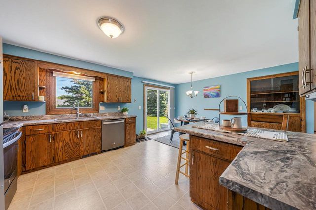 1290 WILD ROSE LANE, Neenah, WI 54956