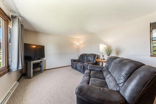 1290 WILD ROSE LANE, Neenah, WI 54956