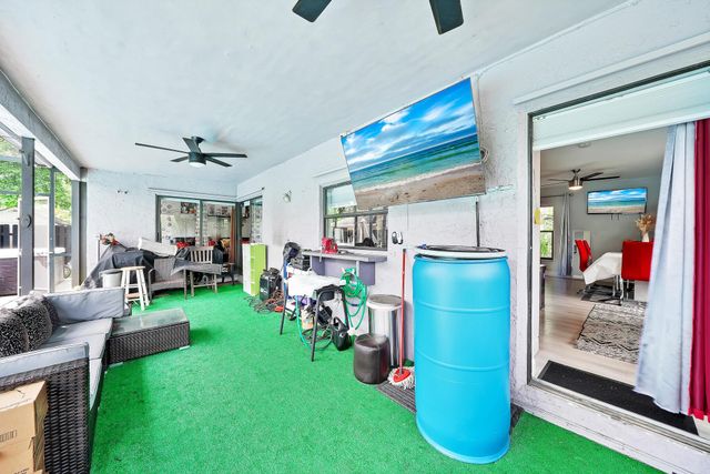 3750 NW 73rd Way, Coral Springs, FL 33065