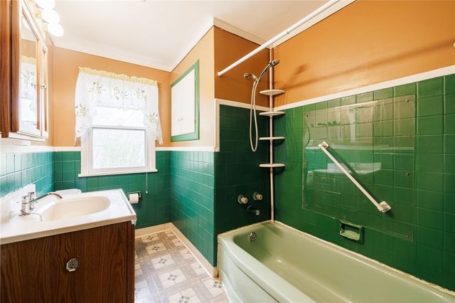 227 East Chestnut Street, East Rochester, NY 14445