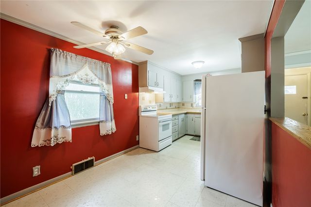 227 East Chestnut Street, East Rochester, NY 14445