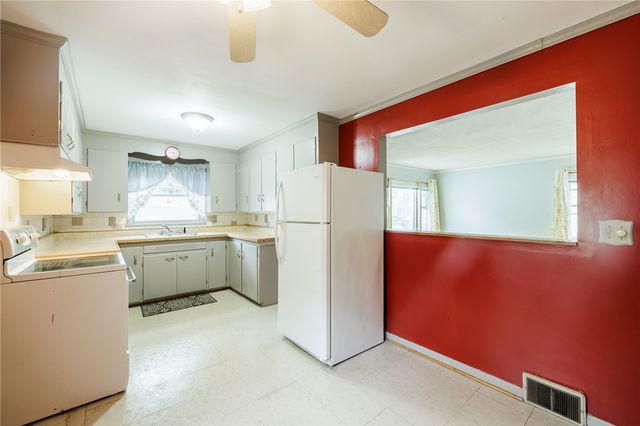 227 East Chestnut Street, East Rochester, NY 14445