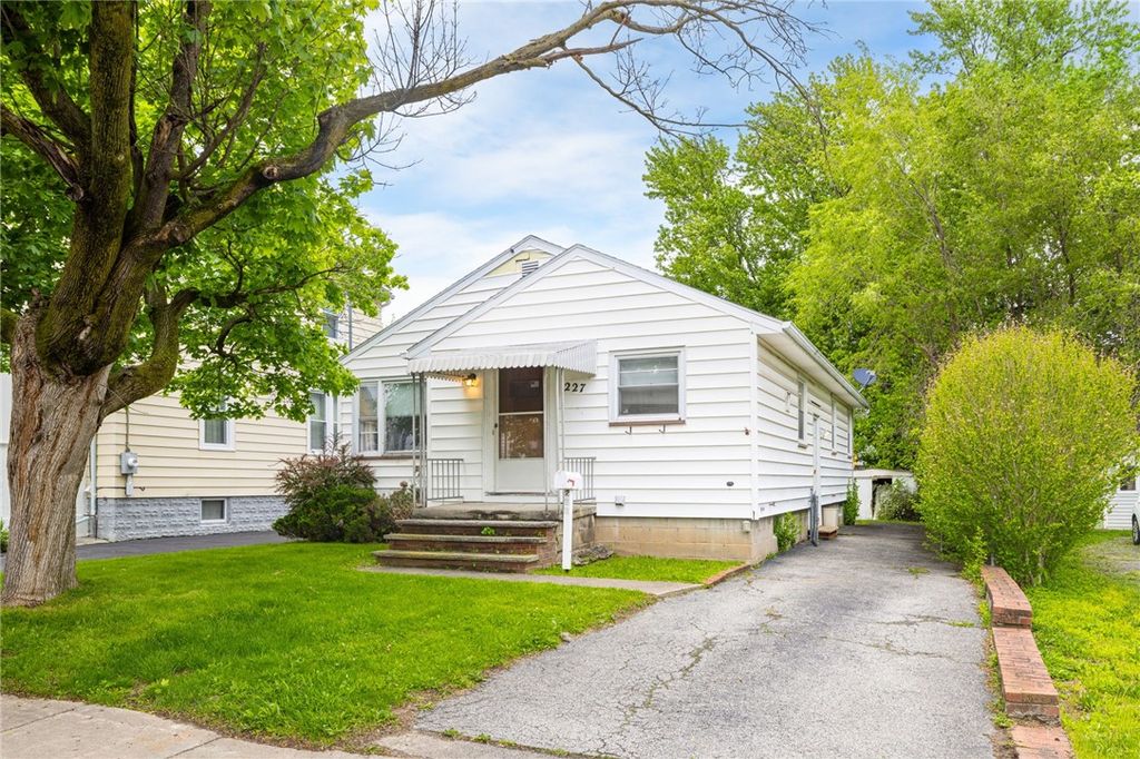 227 East Chestnut Street, East Rochester, NY 14445