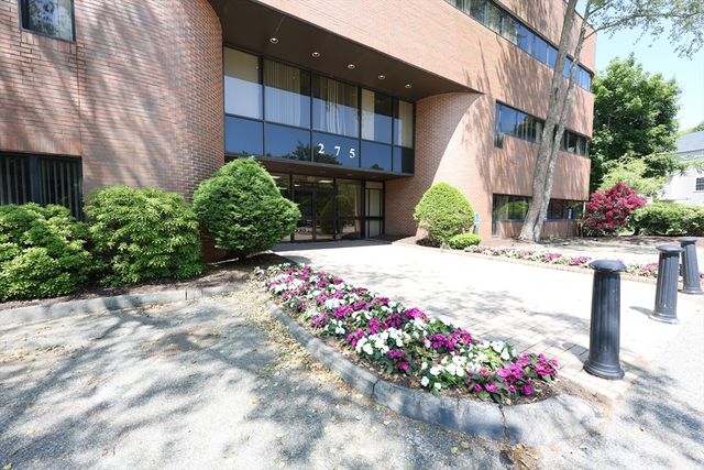 275 Turnpike St, Canton, MA 02021