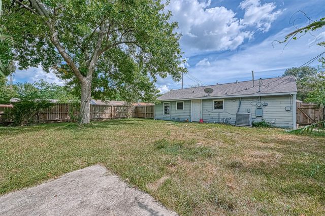 5431 Willow Glen Drive, Houston, TX 77033