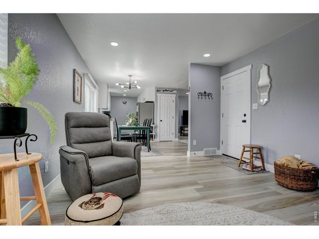 926 White Elm Dr, Loveland, CO 80538