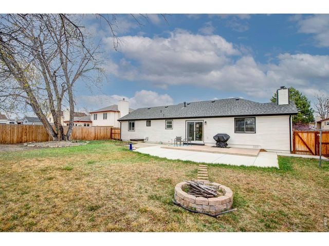 926 White Elm Dr, Loveland, CO 80538