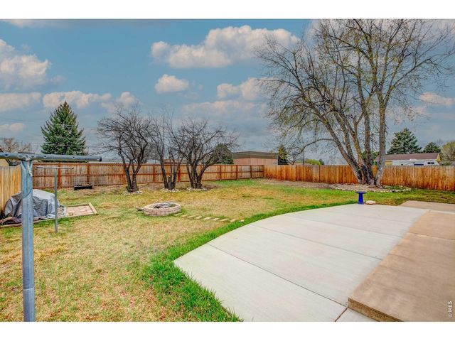 926 White Elm Dr, Loveland, CO 80538