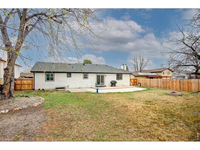 926 White Elm Dr, Loveland, CO 80538