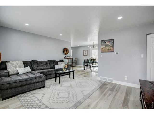 926 White Elm Dr, Loveland, CO 80538