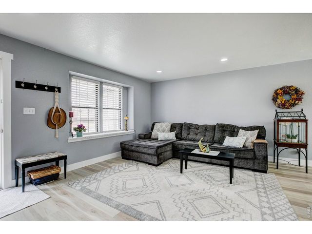 926 White Elm Dr, Loveland, CO 80538