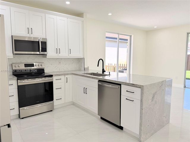 8024 NW 198th Terrace -, Hialeah, FL 33015