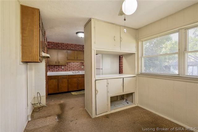 1120 Spicewood Drive, Clarksville, IN 47129