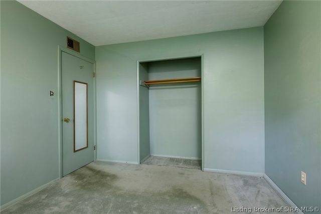 1120 Spicewood Drive, Clarksville, IN 47129