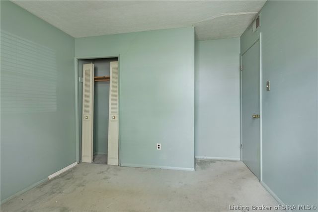1120 Spicewood Drive, Clarksville, IN 47129