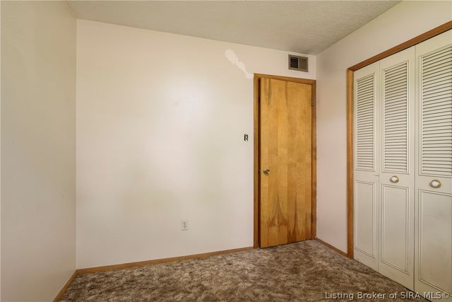 1120 Spicewood Drive, Clarksville, IN 47129