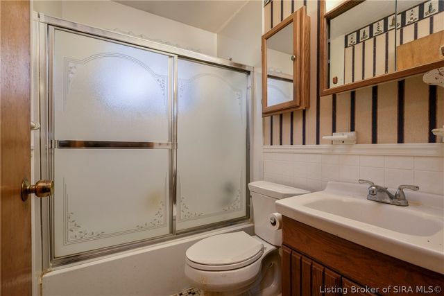 1120 Spicewood Drive, Clarksville, IN 47129