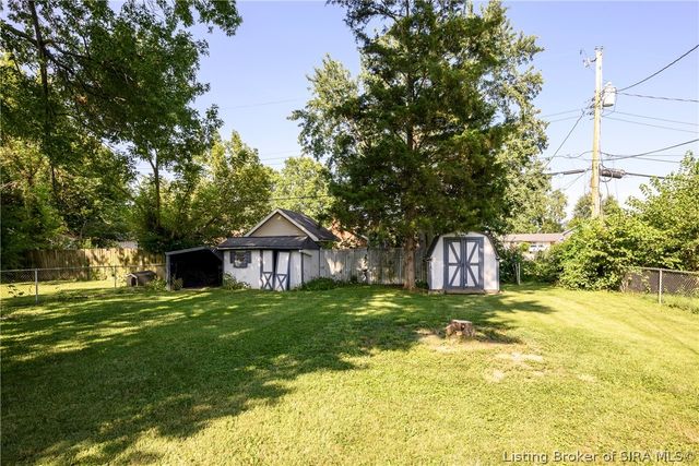 1120 Spicewood Drive, Clarksville, IN 47129