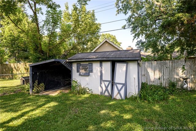1120 Spicewood Drive, Clarksville, IN 47129
