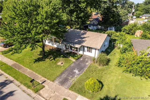 1120 Spicewood Drive, Clarksville, IN 47129