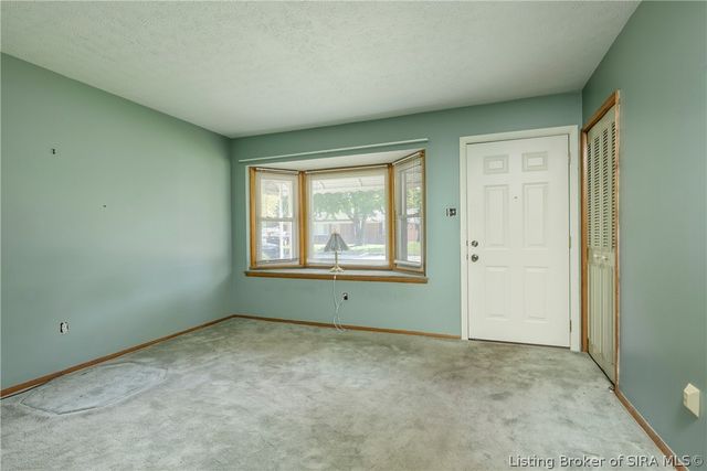 1120 Spicewood Drive, Clarksville, IN 47129