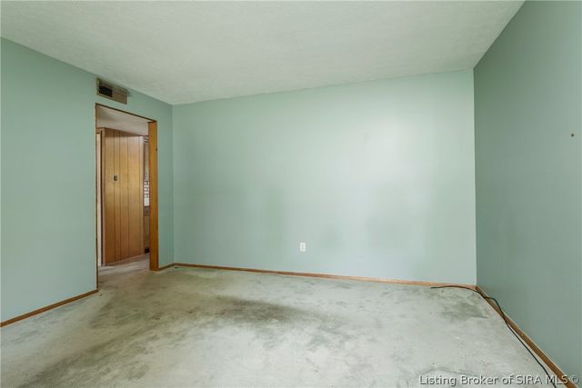 1120 Spicewood Drive, Clarksville, IN 47129