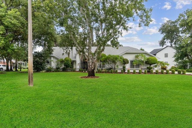 725 HERITAGE DRIVE NE, Winter Haven, FL 33881