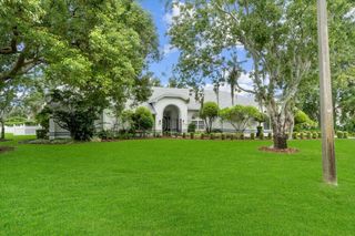 725 HERITAGE DRIVE NE, Winter Haven, FL 33881