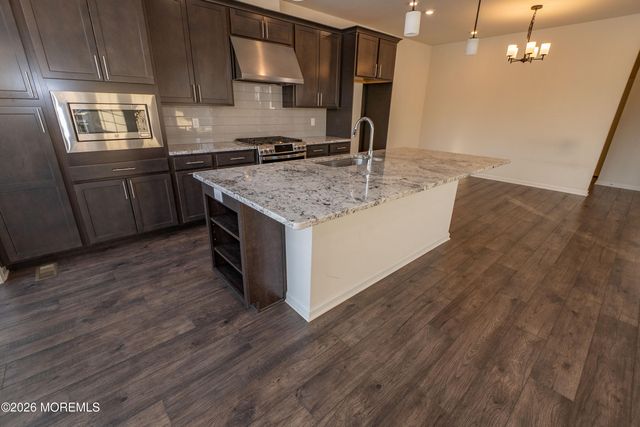 601 NE Charleston Drive 601, Monroe, NJ 08831