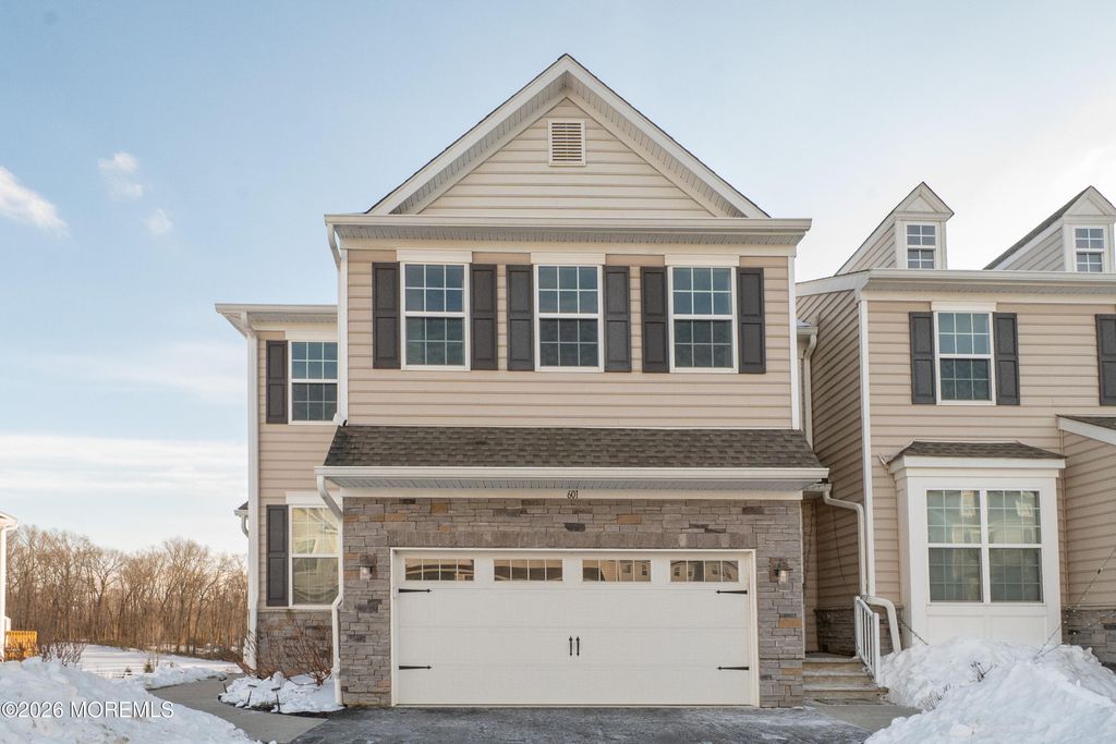 601 NE Charleston Drive 601, Monroe, NJ 08831