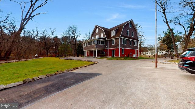 901 CRUM CREEK RD, Broomall, PA 19008