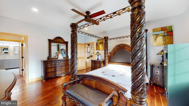 901 CRUM CREEK RD, Broomall, PA 19008
