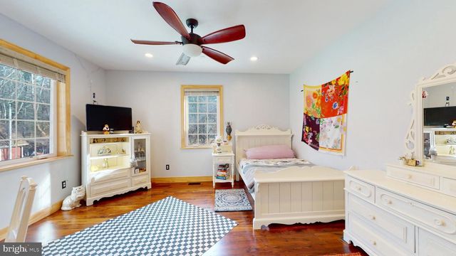 901 CRUM CREEK RD, Broomall, PA 19008