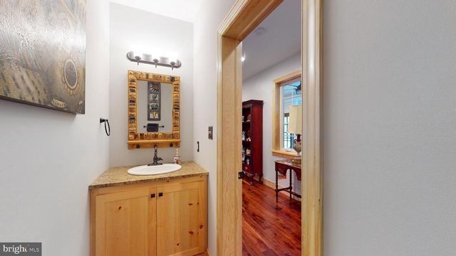 901 CRUM CREEK RD, Broomall, PA 19008
