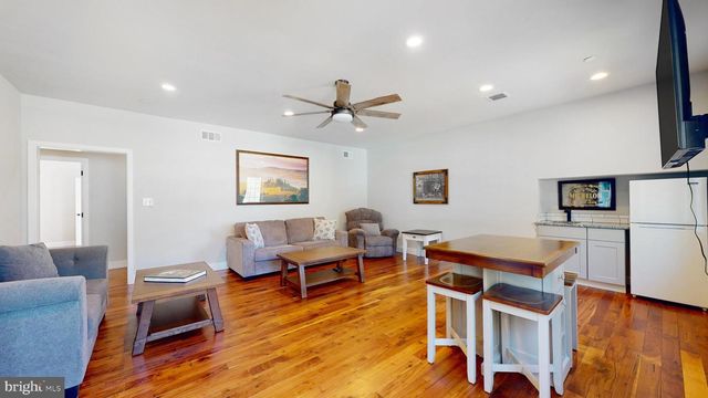 901 CRUM CREEK RD, Broomall, PA 19008
