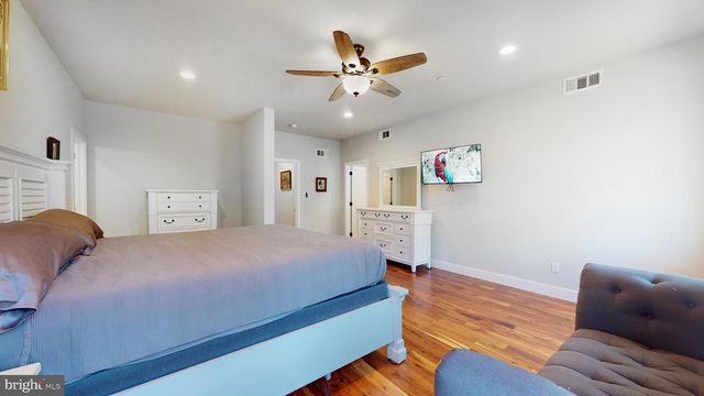 901 CRUM CREEK RD, Broomall, PA 19008
