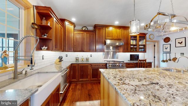 901 CRUM CREEK RD, Broomall, PA 19008