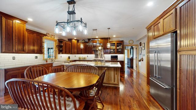 901 CRUM CREEK RD, Broomall, PA 19008