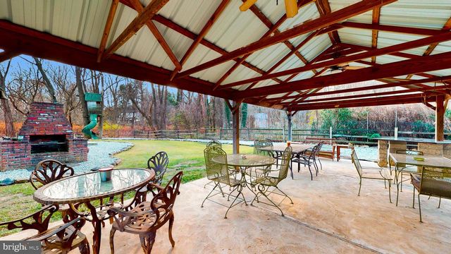 901 CRUM CREEK RD, Broomall, PA 19008