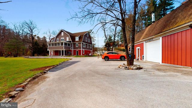 901 CRUM CREEK RD, Broomall, PA 19008