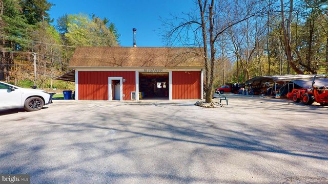 901 CRUM CREEK RD, Broomall, PA 19008