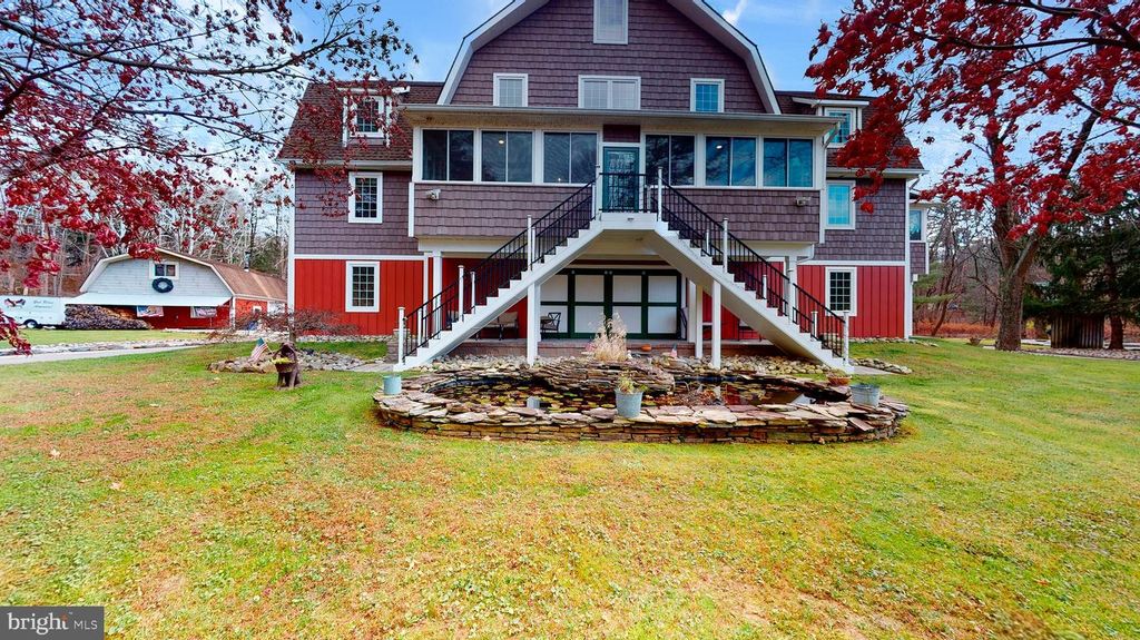 901 CRUM CREEK RD, Broomall, PA 19008