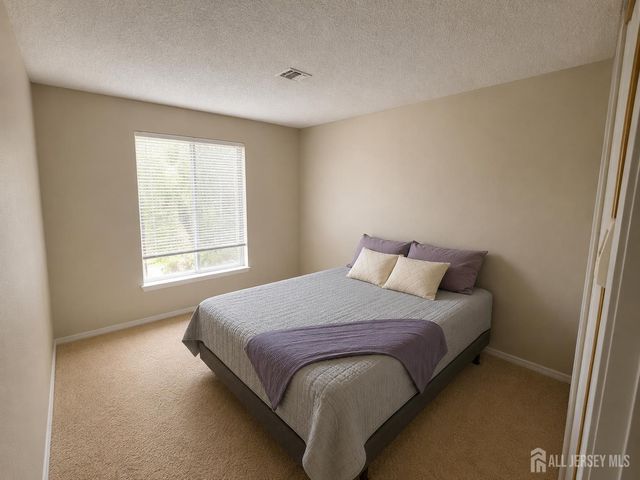 116 Empress Plaza B, Monroe, NJ 08831