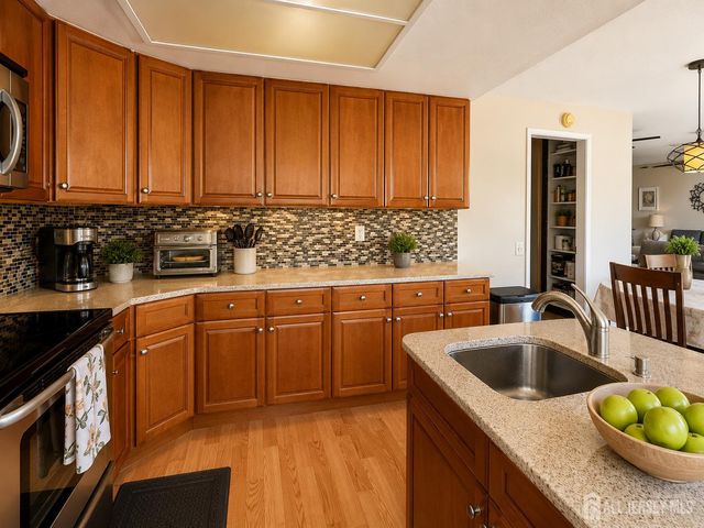 116 Empress Plaza B, Monroe, NJ 08831