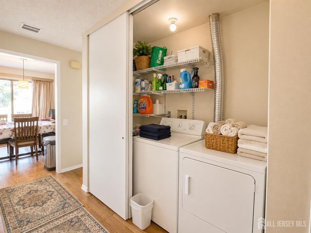 116 Empress Plaza B, Monroe, NJ 08831