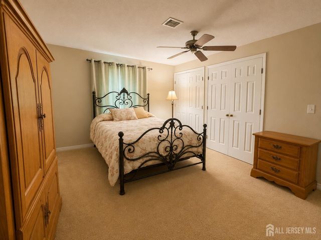 116 Empress Plaza B, Monroe, NJ 08831